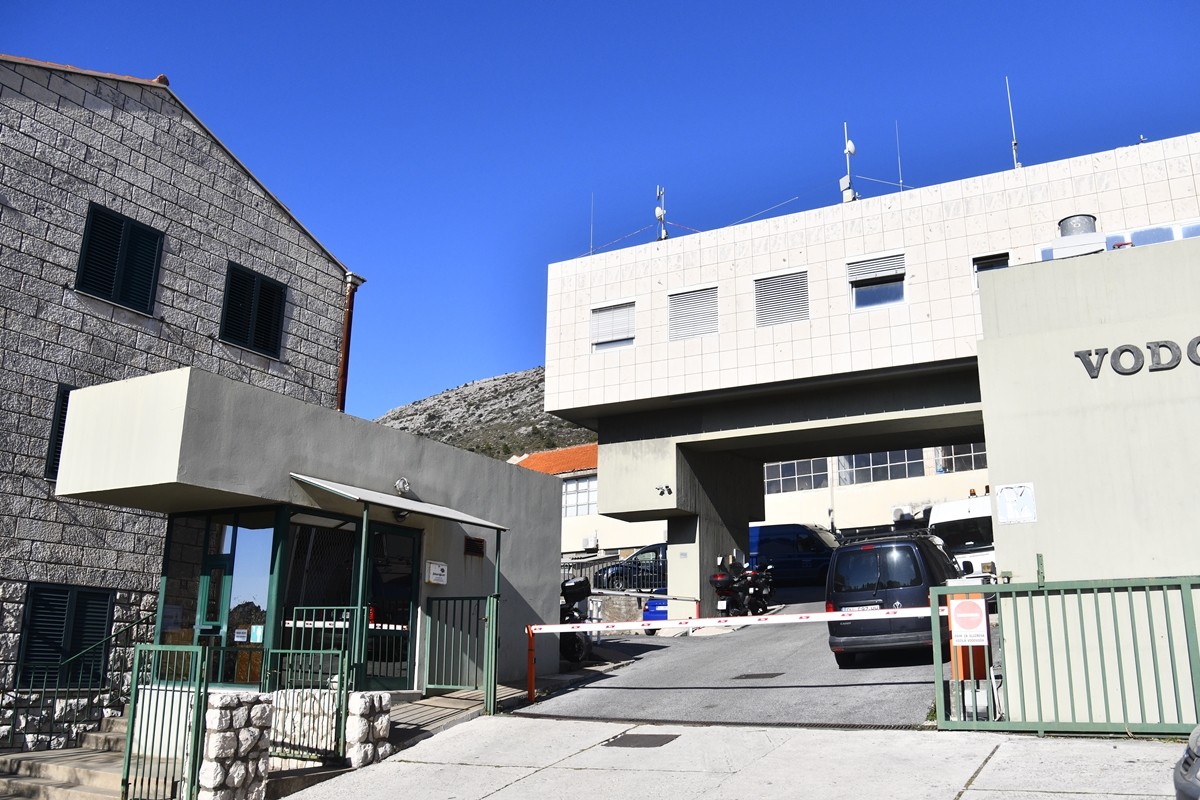 ZBOG SANACIJE PUKNUĆA